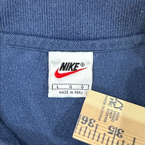 Vintage Nike Men's Navy Polo with White Swoosh - Picture 2 of 6
